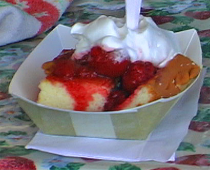 2006 Poteet Strawberry Festival strawberry shortcake